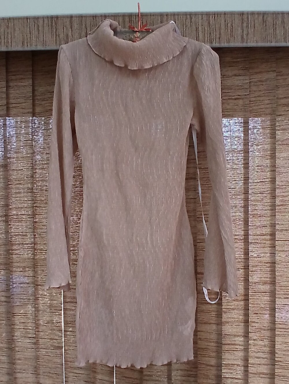 Missguided Long-Sleeve Textured Ruffle Neck Dress